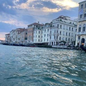 Meet your Posher, Chloe